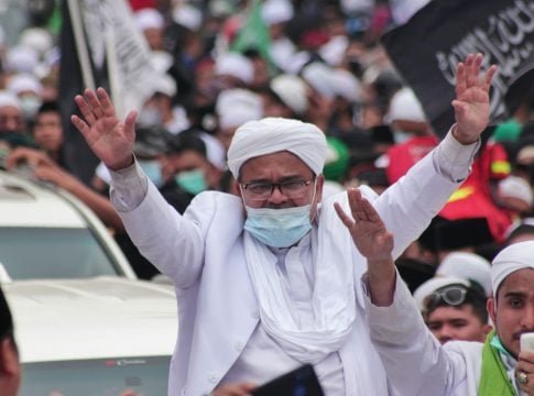 Habib Rizieq: Masyarakat Diminta Tidak Mengganggu Pemerintahan Prabowo-Gibran di Hadapan Massa Reuni Akbar 212