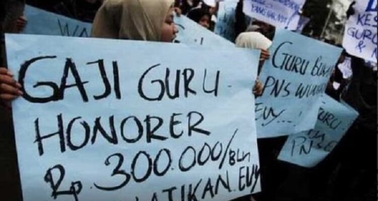 74 Persen Guru Honorer Bergaji Rendah, 20,5 Persen di Bawah Rp500 Ribu