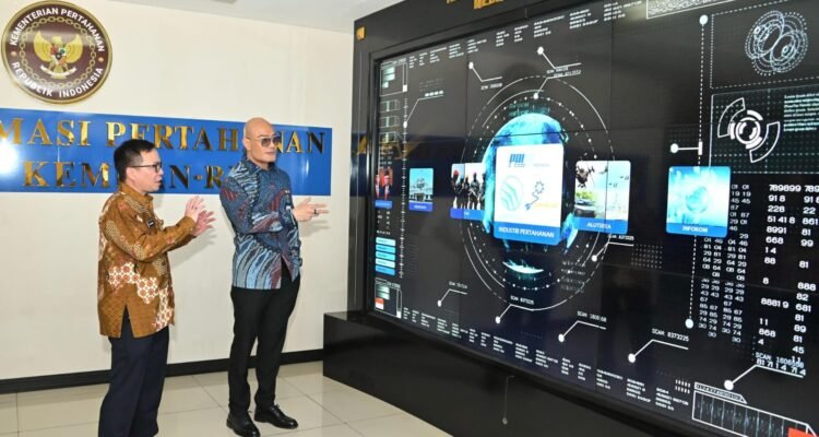 Geger Layar Lorem Ipsum, Ferdinand Beri Tantangan pada Deddy: Perlu Belajar Lebih dalam Kemenhan!